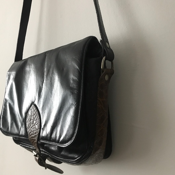 Vintage Leather Saddle Bag - Picture 4 of 15
